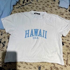 Brandy Melville crop t-shirt. White in good condition.